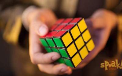 Rubik-kocka és angol nyelvtanfolyam