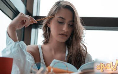 Miben különbözik a Speak! Nyelviskolában való online angol tanulás a közoktatás angol óráitól?